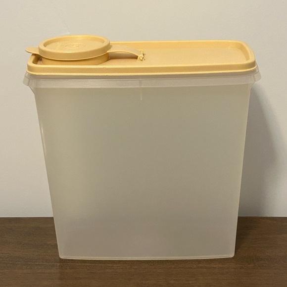TUPPERWARE CEREAL CONTAINER KEEPER #469 WITH TAN WIDE MOUTH FLIP TOP SEAL #470 - Picture 2 of 11